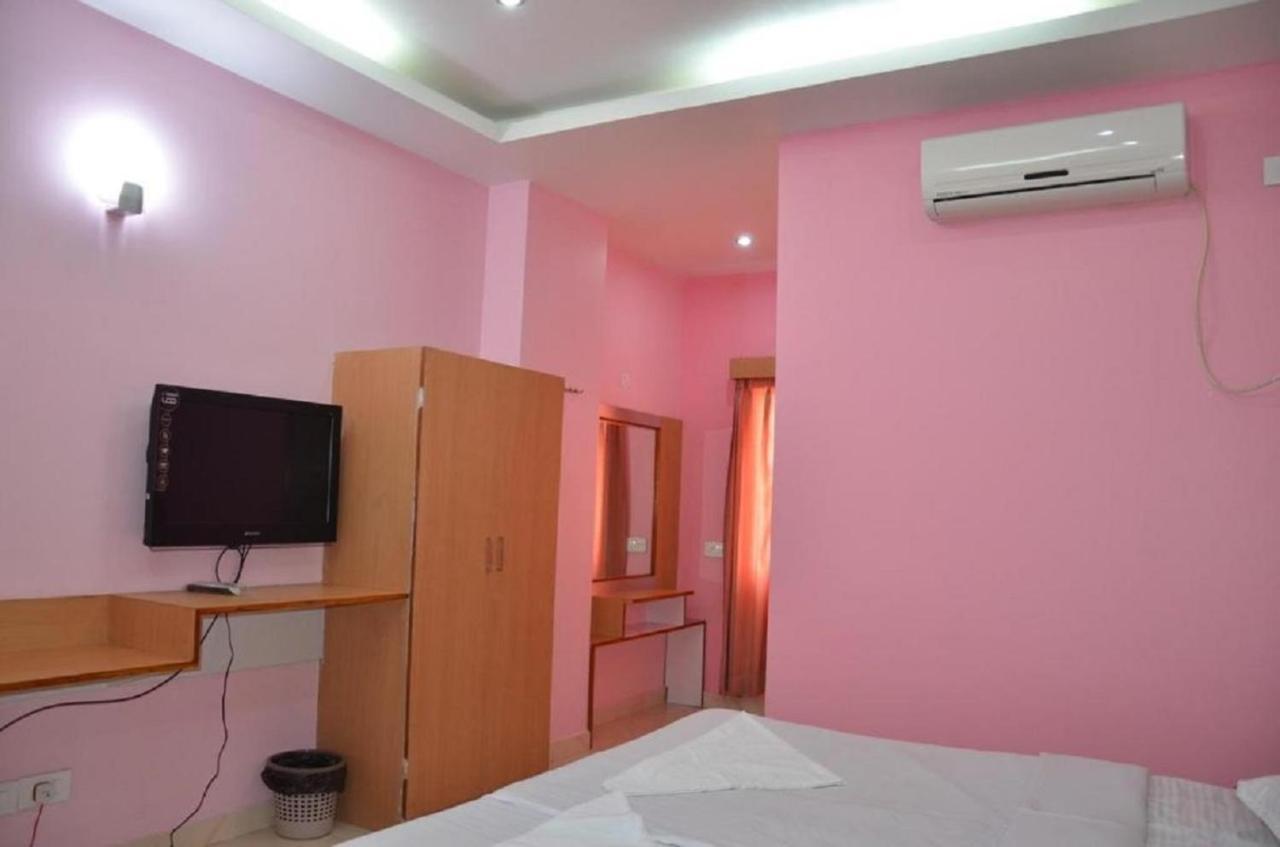 Hotel Barbareek Shillong Exterior foto