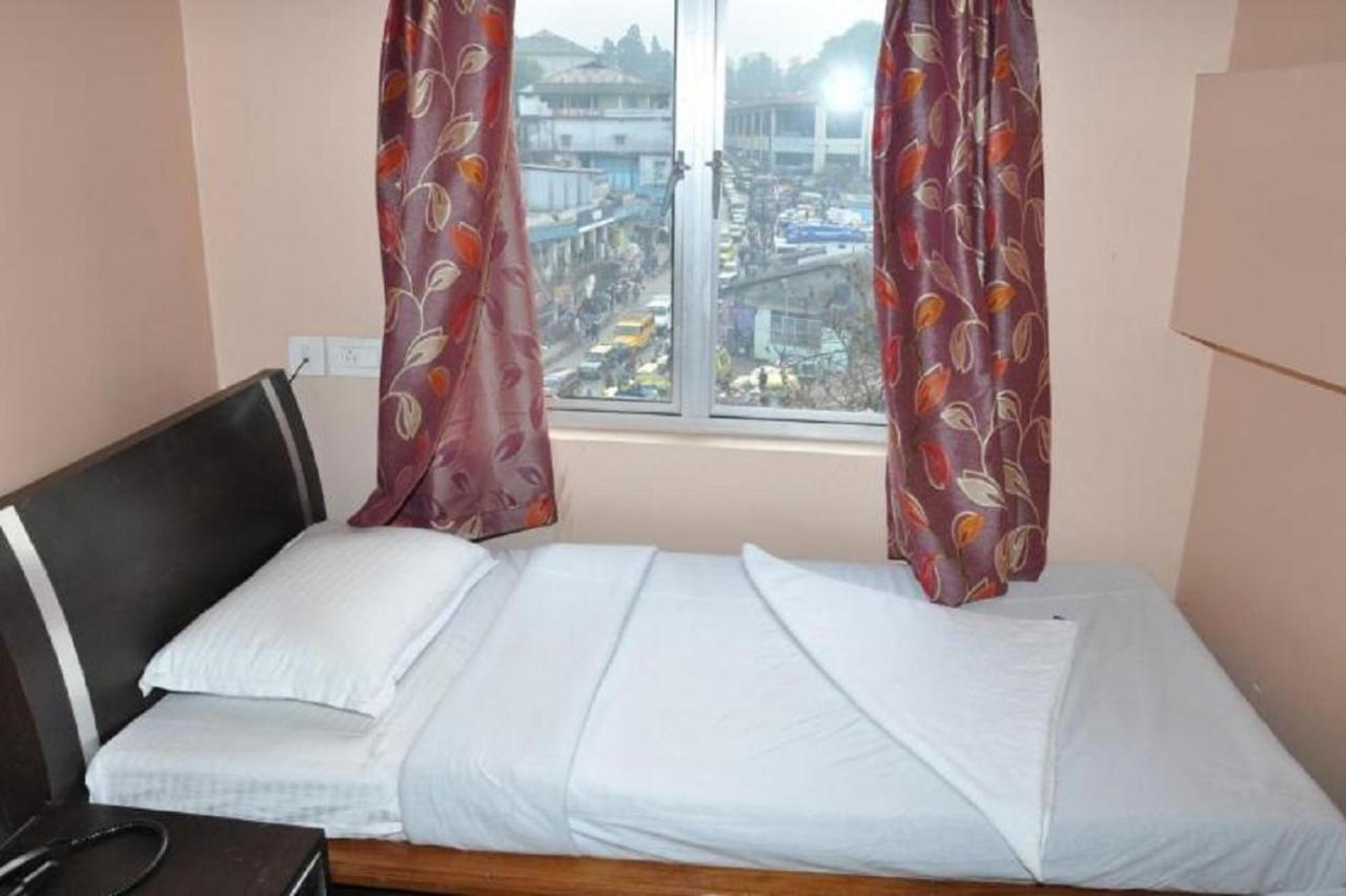 Hotel Barbareek Shillong Exterior foto